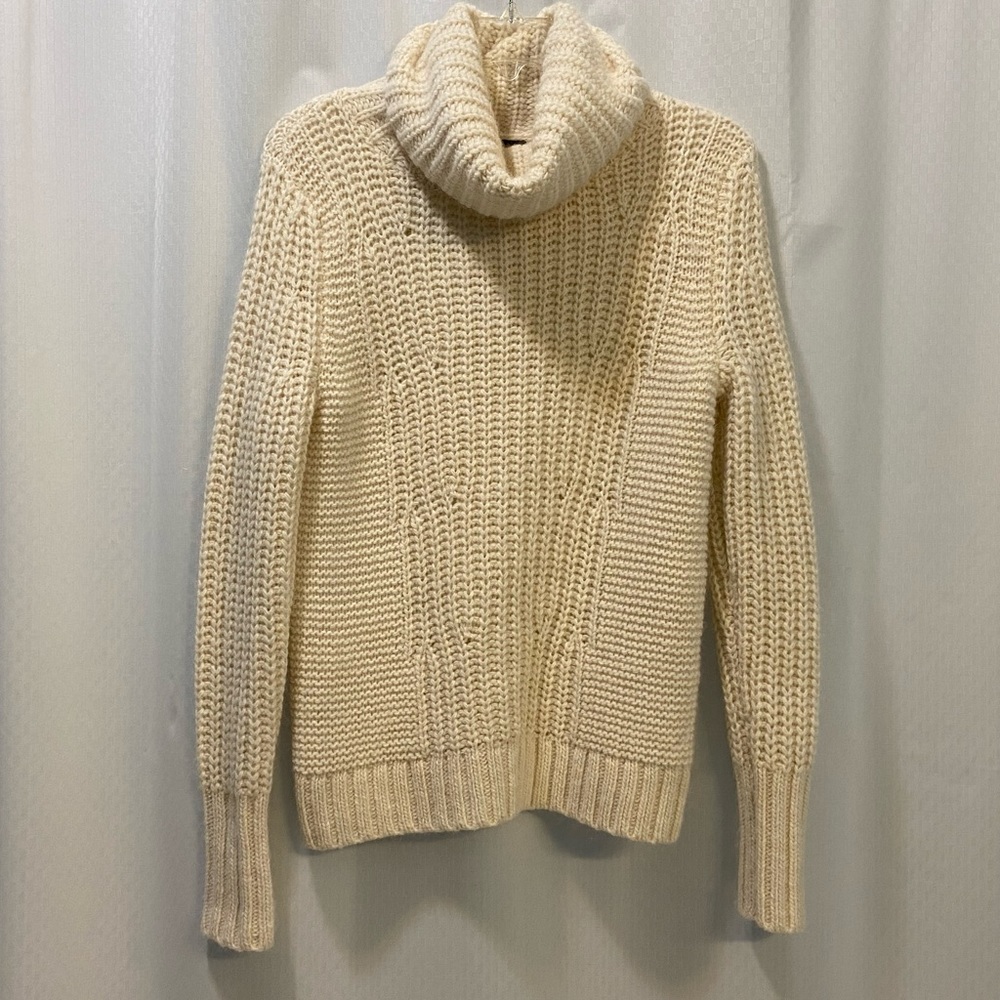 Banana Republic Cream Turtle Neck Sweater